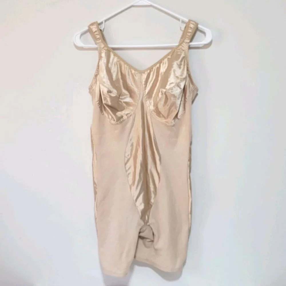 Miraclesuit Bodysuit 42DD Womens Shapewear Comfort Leg Smooth Nude Split Crotch